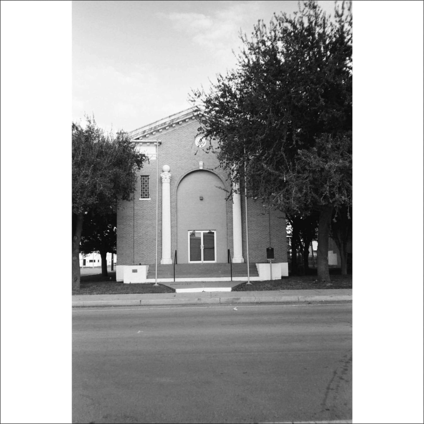 Cinestill Bwxx Double-x 250 Black & White 35mm 36 Exp Film