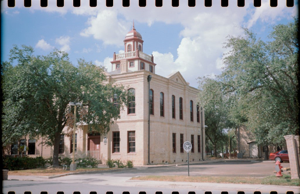 Zeiss Super Ikonta 531/2 / 120 6x9 + Reflx Lab 50D Color — 1886 Hidalgo County Courthouse with its reconstructed cupola, historic downtown Hidalgo, Texas