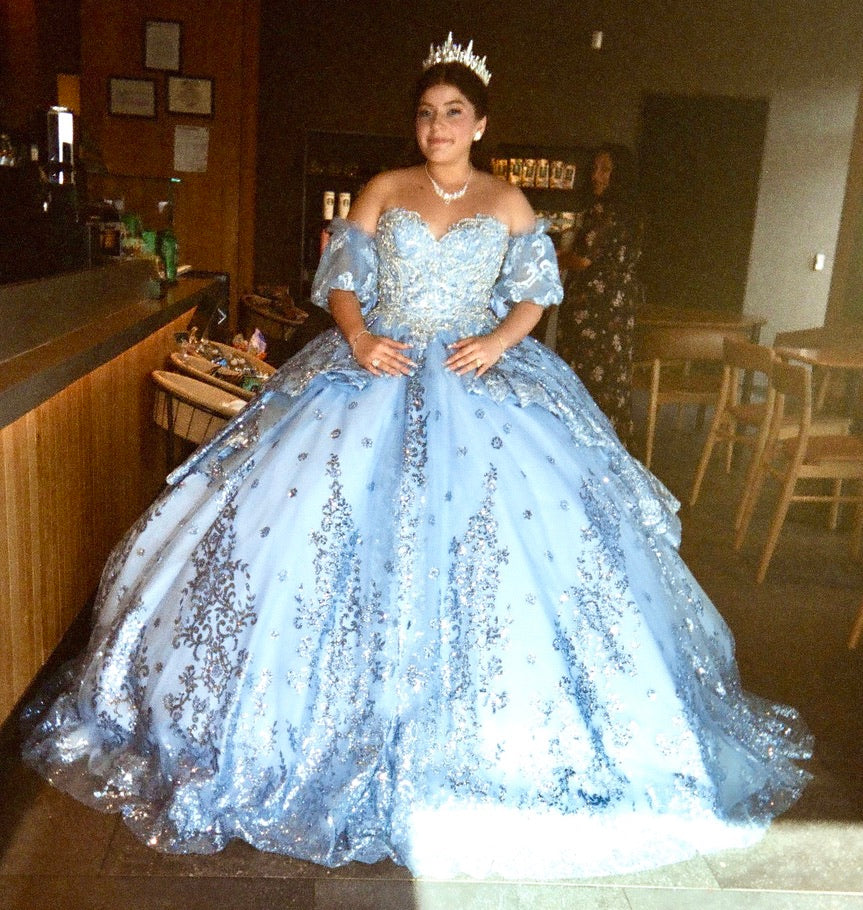 Sample photo taken with Kodak EC35 on Candido 400 film — portrait in ballgown