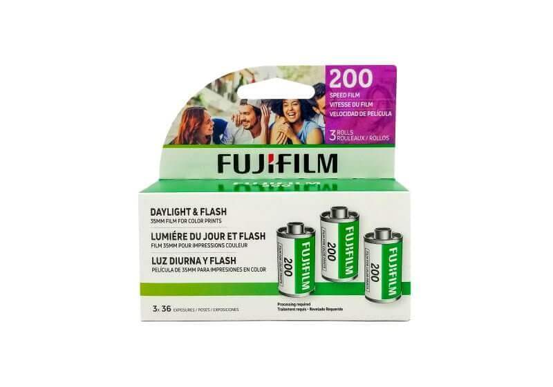 Fujifilm 200-speed 35mm color film for daylight and flash, packaged in a green and white box with three rolls visible.