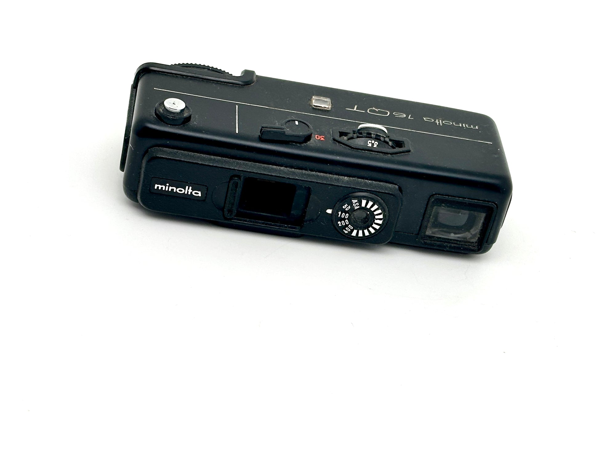 Minolta 16 QT camera front