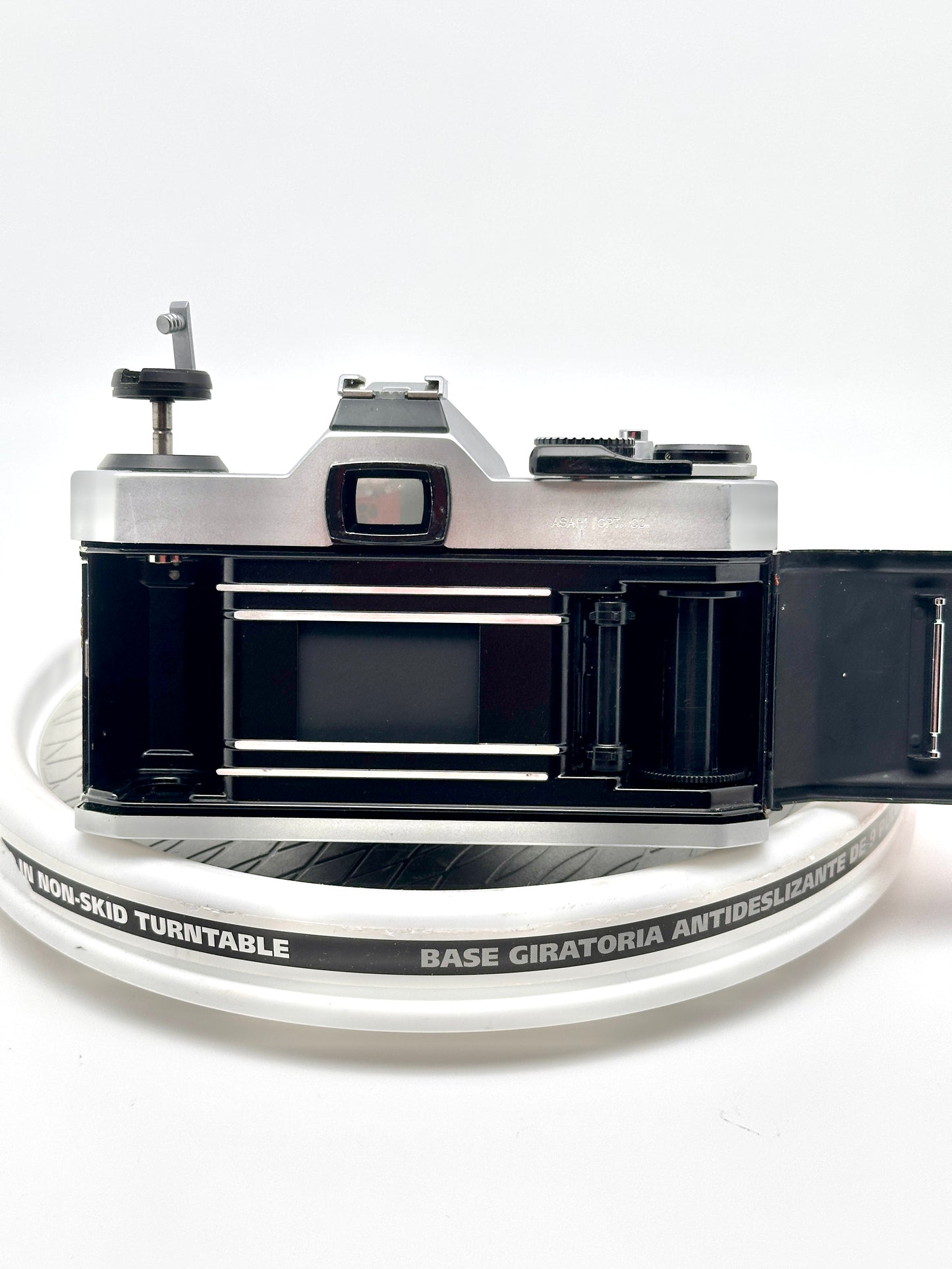 Asahi Pentax K1000 35mm film camera back view showcasing film compartment and light seal.