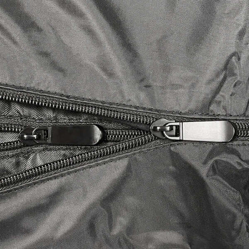 Close-up of the zipper detail on Arista Double Lined Changing Bag, showcasing durable stitching and high-quality materials.