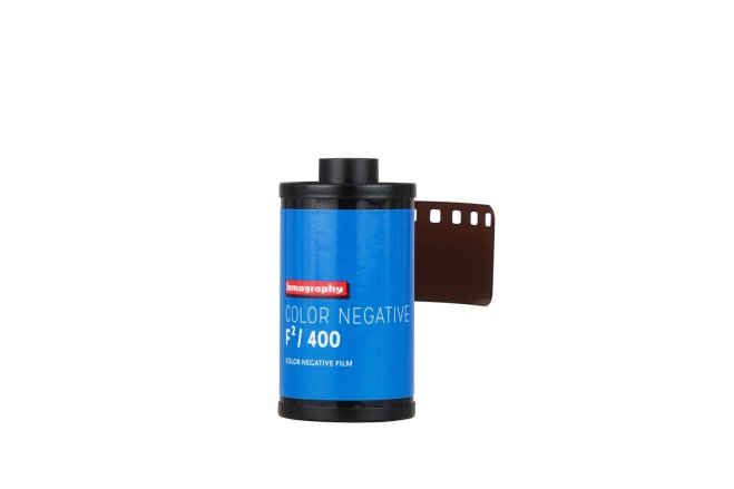 Kodak Ultramax 400 film roll with black cap and exposed strip, view fullsize