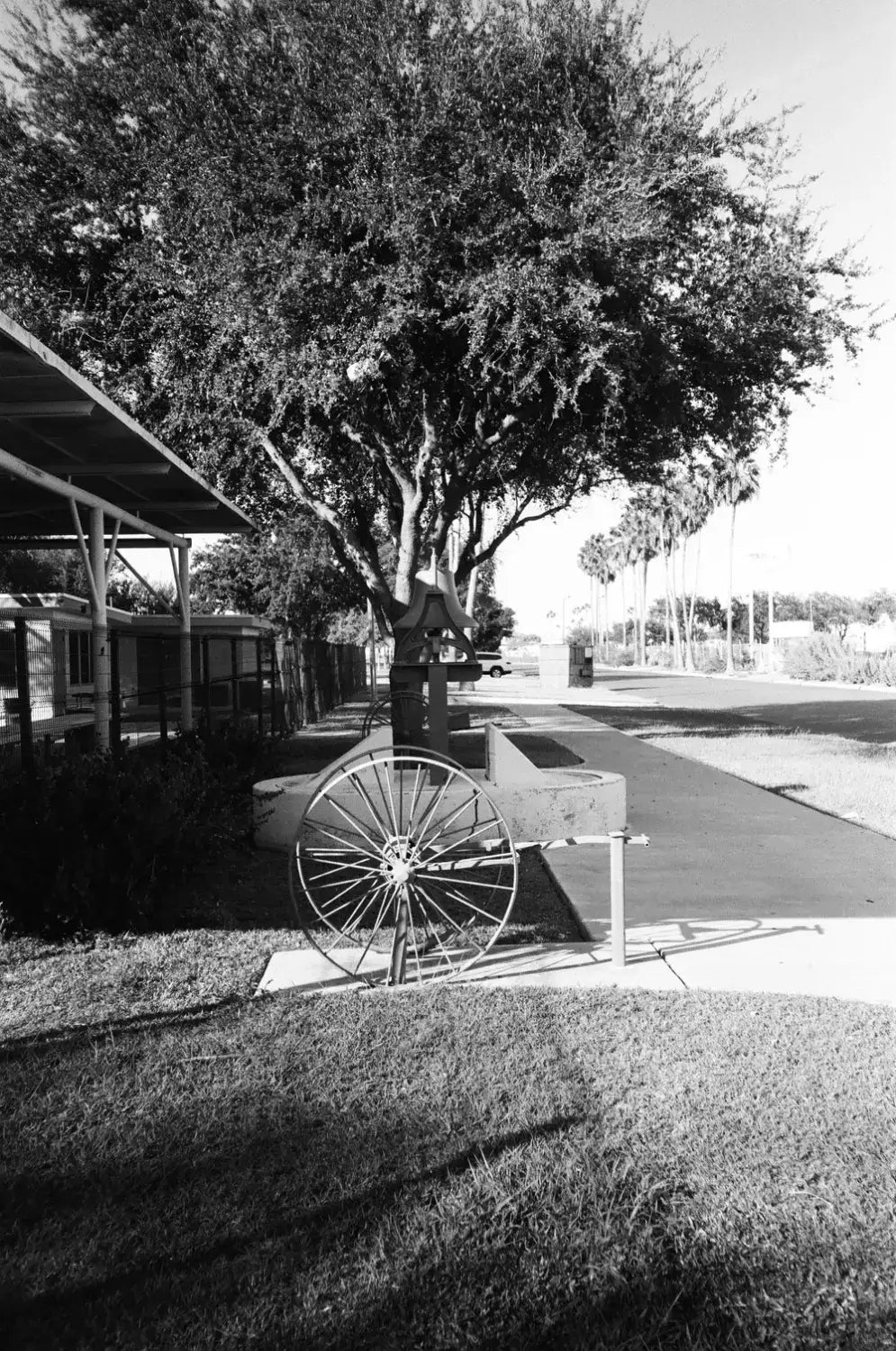 Metallic wheel on wooden cart frame in Catlabs X Film test