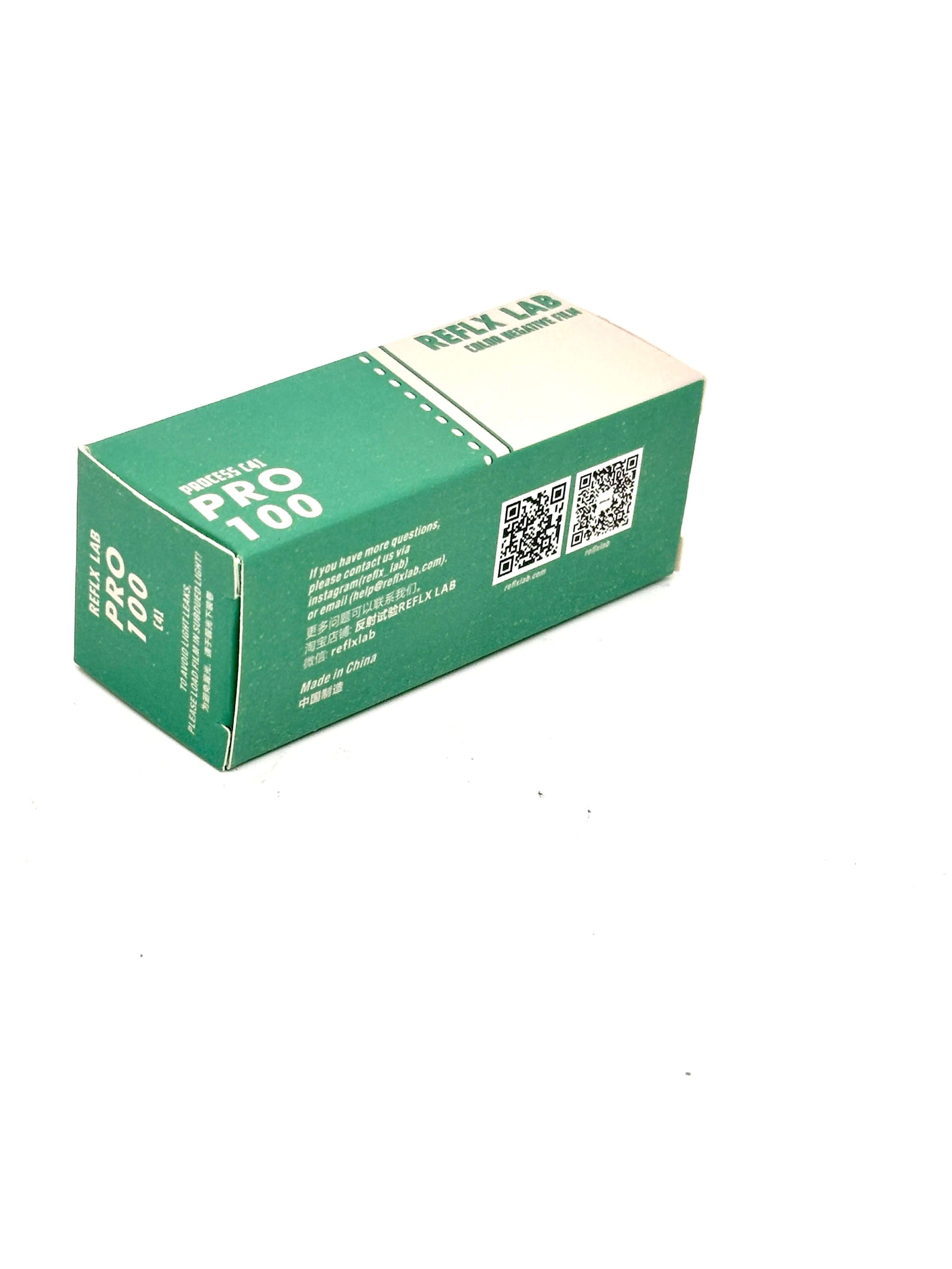 Reflx Lab Pro 100 C41 Kodak Aerocolor 2460 120 Film packaging in green box showcasing film details.